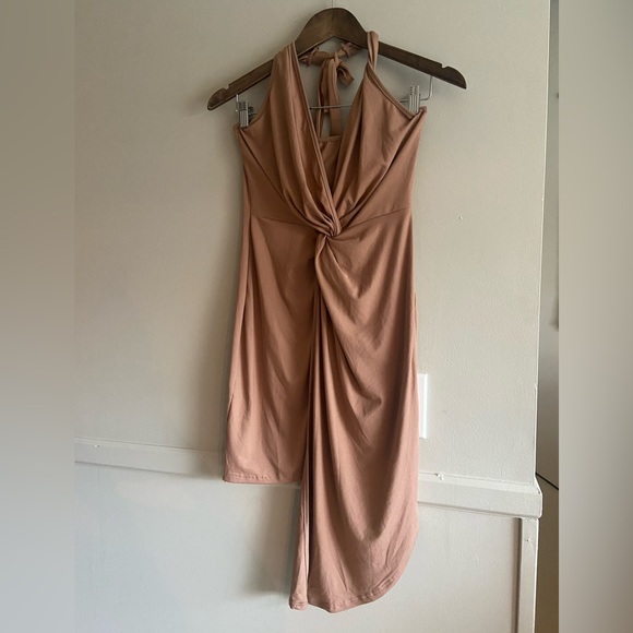 🌸 SHEIN 🌸 nude twist halter dress - Picture 3 of 7